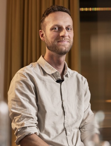 23 50 Simon F 771 Cropped